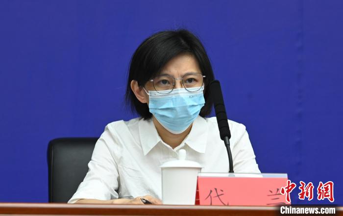 成都市經(jīng)信局總工程師代蘭?！“苍?攝