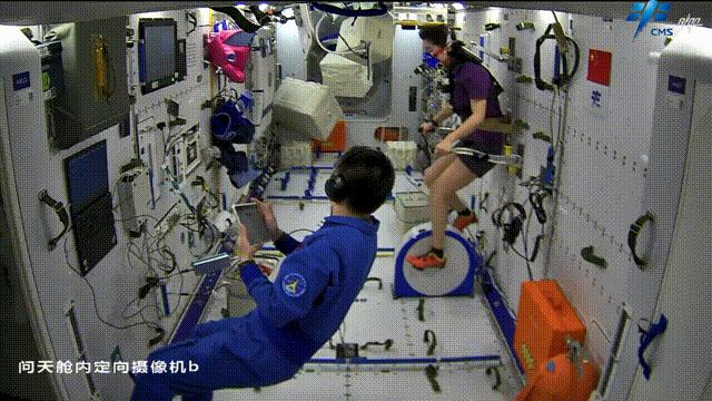 航天員在軌鍛煉。圖片來源：中國載人航天工程辦公室官方微信