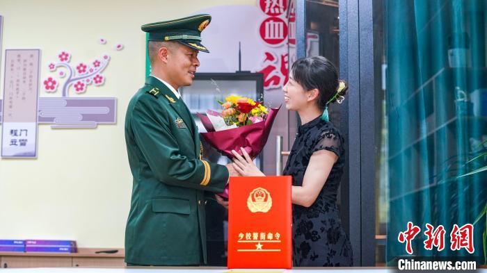 軍功章有你的一半?！堦愑?攝