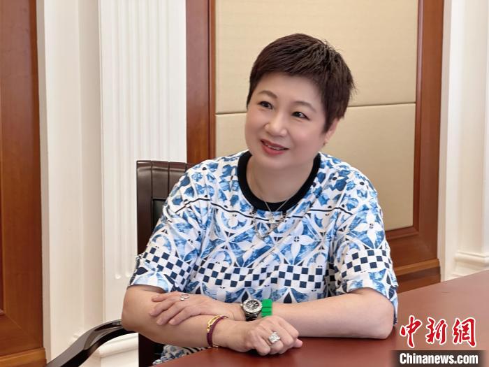 專(zhuān)訪榮毅仁侄女榮智豐：不想為“榮”字丟臉，要做最好