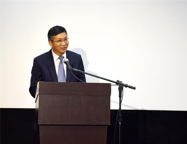 中國駐圣保羅總領事余鵬在開幕活動中致辭。 圣保羅州立大學孔子學院供圖