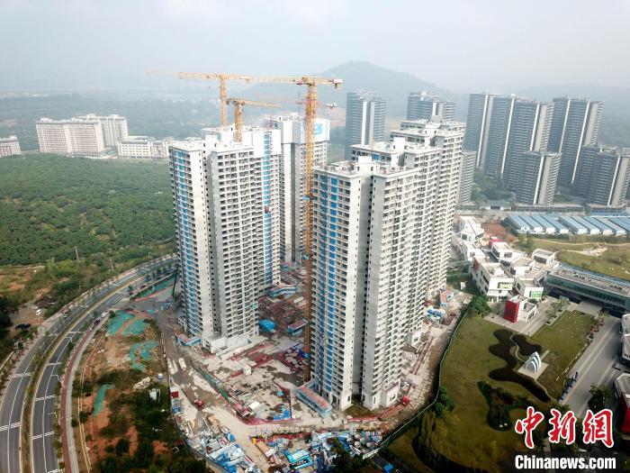 廣州一在建樓盤。 范少鵬 攝