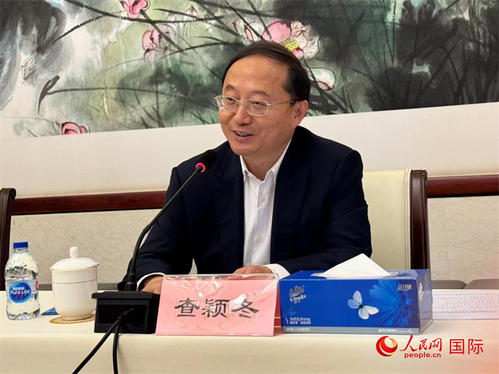 10月31日，蘇州市人民政府副市長查穎冬在第五屆中法文化論壇媒體吹風會上講話。（人民網(wǎng) 謝瑩攝）