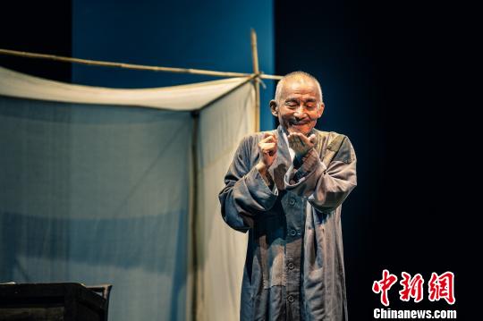 游本昌《弘一法師·最后之勝利》劇照。游思涵 攝