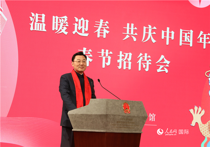 中國(guó)駐美國(guó)大使謝鋒發(fā)表致辭，向全體在美同胞致以親切問(wèn)候。人民網(wǎng)記者 李志偉攝