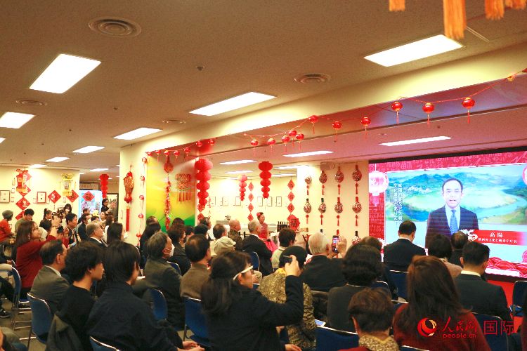2月9日，“喜迎龍年·品味陜西”——2024新春迎福（展）聯(lián)歡會(huì)暨陜西文化年在東京中國(guó)文化中心拉開帷幕。人民網(wǎng) 許可攝