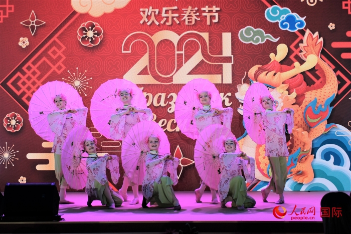 活動(dòng)現(xiàn)場(chǎng)的精彩演出。于子恒攝