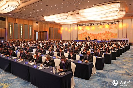 與會(huì)嘉賓濟(jì)濟(jì)一堂。人民網(wǎng)記者 陳博攝