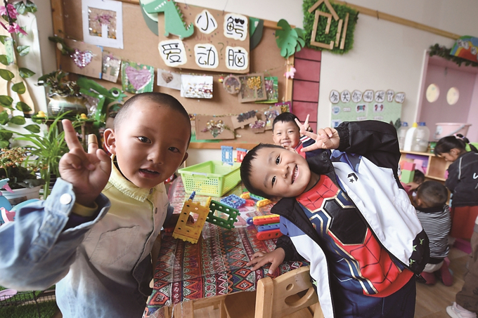 江蘇援建的拉薩市江蘇實驗幼兒園，所有師資在江蘇接受培訓(xùn)，打造具有江蘇水準(zhǔn)的優(yōu)質(zhì)學(xué)前教育資源。 本報記者 萬程鵬 攝