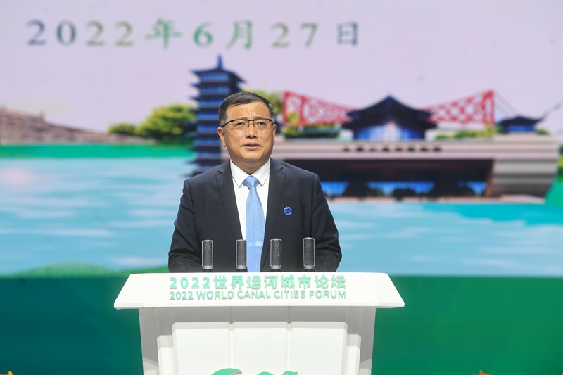 揚(yáng)州市委常委、常務(wù)副市長陳鍇竑作推介發(fā)言。邵丹攝