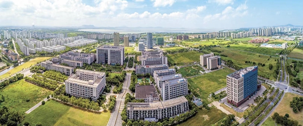 航拍產(chǎn)業(yè)園區(qū)一角。無錫高新區(qū)管委會(huì)供圖