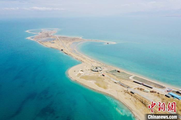 圖為青海湖。　李江寧 攝