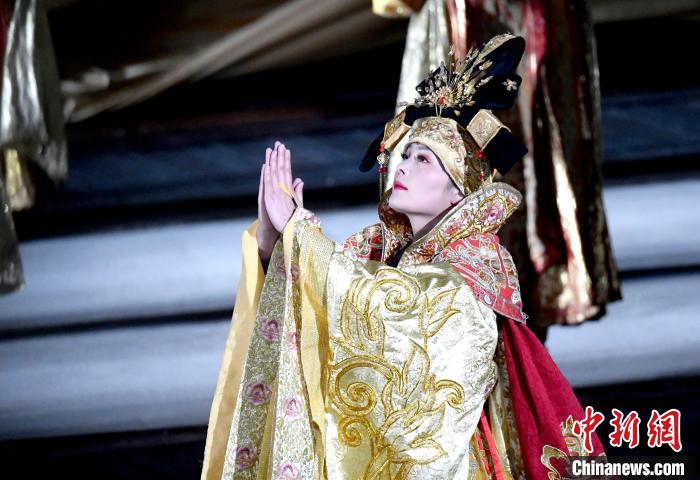 3月17日，西藏拉薩，《文成公主》大型史詩(shī)劇演出現(xiàn)場(chǎng)?！±盍?攝