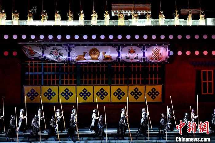 3月17日，西藏拉薩，《文成公主》大型史詩(shī)劇演出現(xiàn)場(chǎng)?！±盍?攝