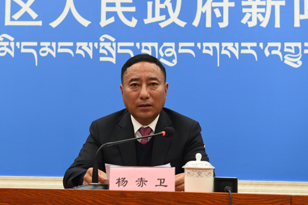 楊赤衛(wèi) 林芝市常委、政府副市長.JPG