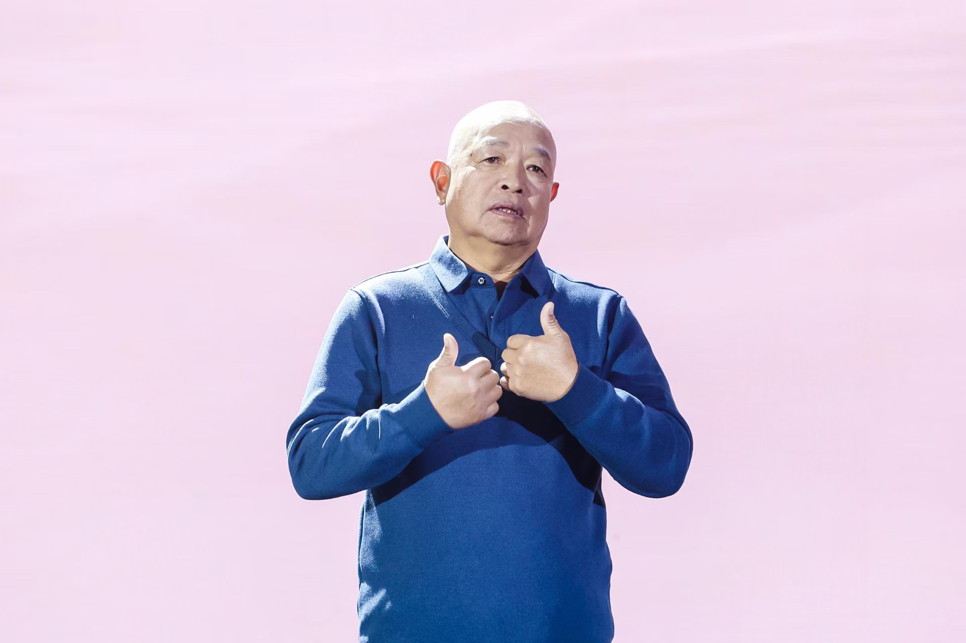 “山東好人”、煙臺市無聲洗車場經(jīng)理柳興濤。人民視頻供圖。