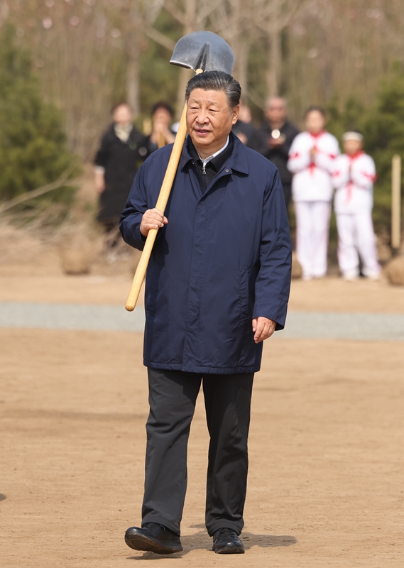 2024年4月3日，習(xí)近平總書記來到北京市通州區(qū)潞城鎮(zhèn)參加首都義務(wù)植樹活動。
