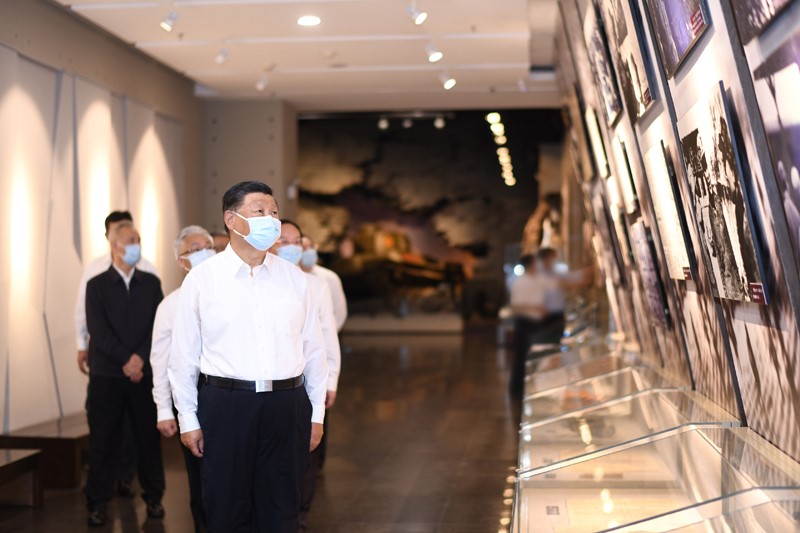 2022年8月16日至17日，中共中央總書記、國家主席、中央軍委主席習(xí)近平在遼寧考察。這是16日下午，習(xí)近平在錦州市考察遼沈戰(zhàn)役紀(jì)念館。 新華社記者 燕雁 攝
