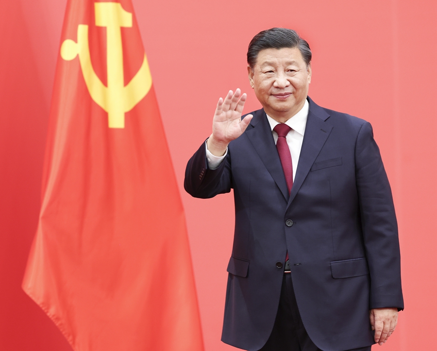2022年10月23日，習(xí)近平在北京人民大會(huì)堂同采訪中共二十大的中外記者親切見(jiàn)面。