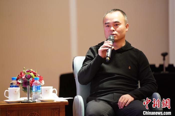 圖為<a target='_blank' >中新社</a>青海分社社長胡鐘藝就加強瀾湄流域新聞報道發(fā)表觀點?！√K丹 攝