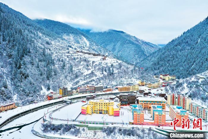 壤塘的雪后美景。　壤塘縣融媒體中心供圖