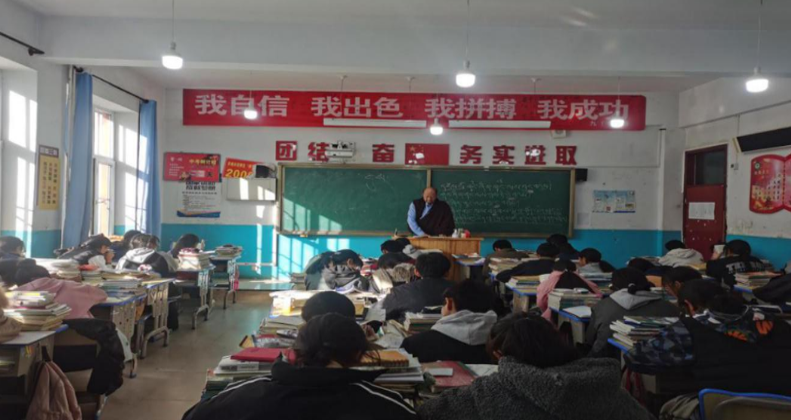 青?，斍撸寒惖剞k班讓孩子享受優(yōu)質(zhì)教育