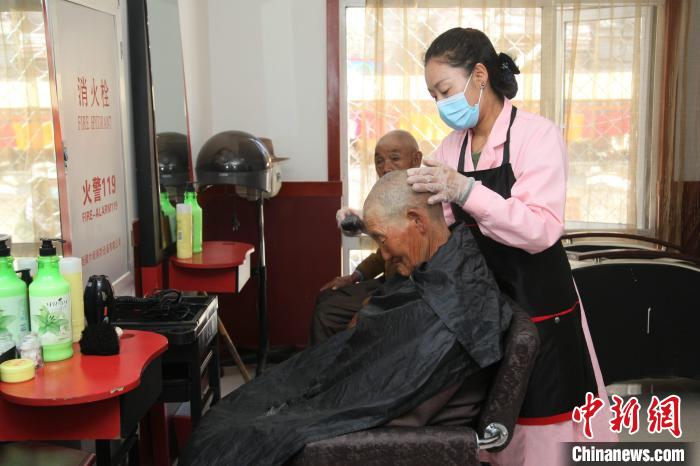 探訪(fǎng)拉薩市城關(guān)區(qū)五保集中供養(yǎng)服務(wù)中心