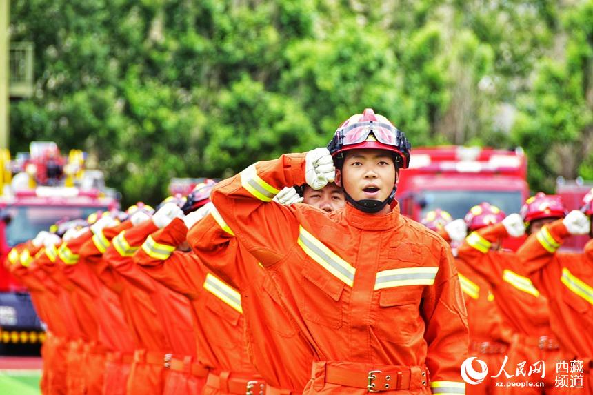 誓師大會(huì)現(xiàn)場。人民網(wǎng) 李海霞 攝