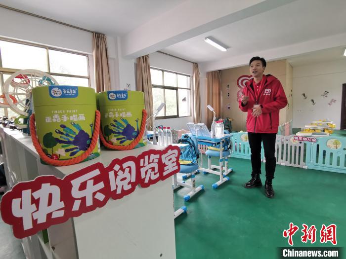 拉薩市堆龍德慶區(qū)幫普村的“心路文化空間”設(shè)有舒適的閱覽室。　趙延 攝