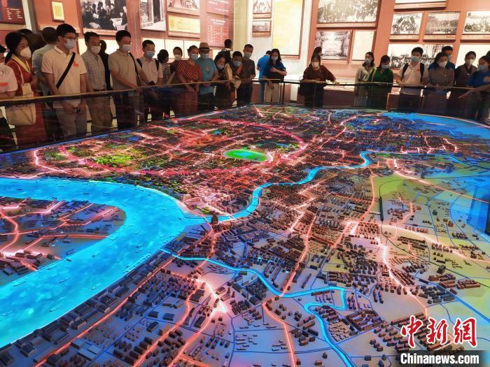 日喀則文化與旅游管理工作者上?！叭〗?jīng)”領(lǐng)悟生態(tài)旅游內(nèi)涵