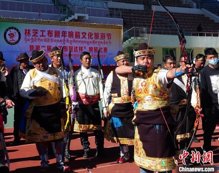 圖為響箭比賽現(xiàn)場(chǎng)?！∪轿木?攝