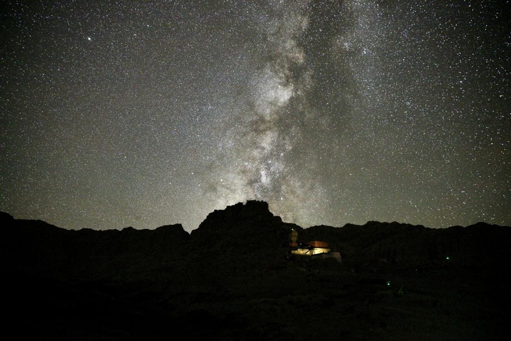阿里暗夜星空。旦真次旦攝