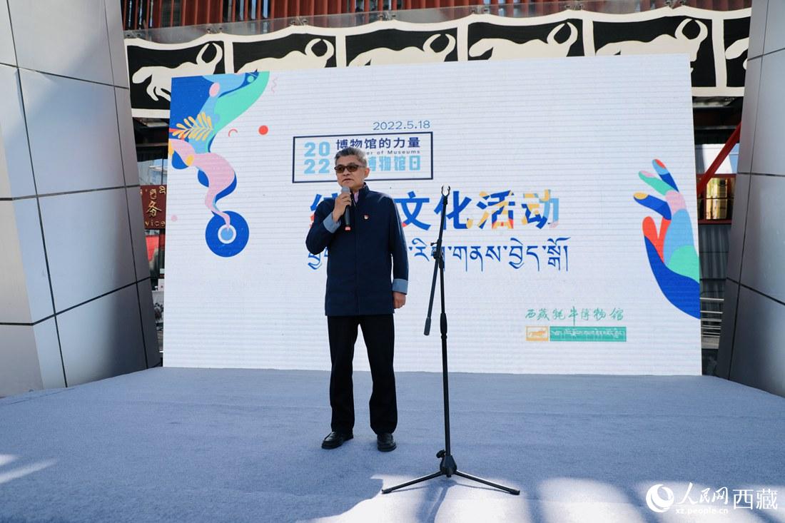 拉薩市委副書記、常務(wù)副市長(zhǎng)、北京西藏拉薩指揮部黨委書記王強(qiáng)講話。人民網(wǎng) 次仁羅布攝
