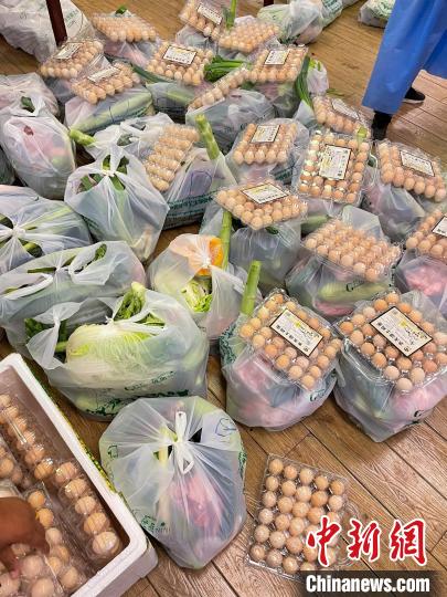 西藏格拉丹東超市疫情期間全力保障市場供應?！∈茉L者供圖