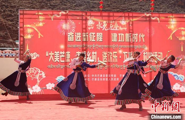 舞蹈《吉祥熱巴》?！∶⒖悼h委宣傳部供圖
