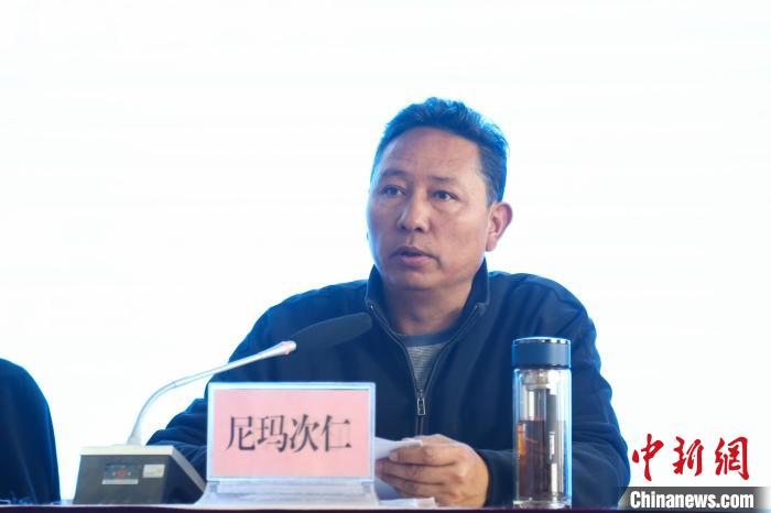 西藏自治區(qū)體育局黨組副書記、局長尼瑪次仁講話?！∝暣_ 攝