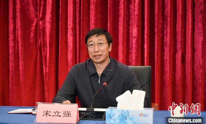 圖為西藏自治區(qū)黨委組織部副部長、第十批援藏干部人才總領(lǐng)隊宋立強致辭。