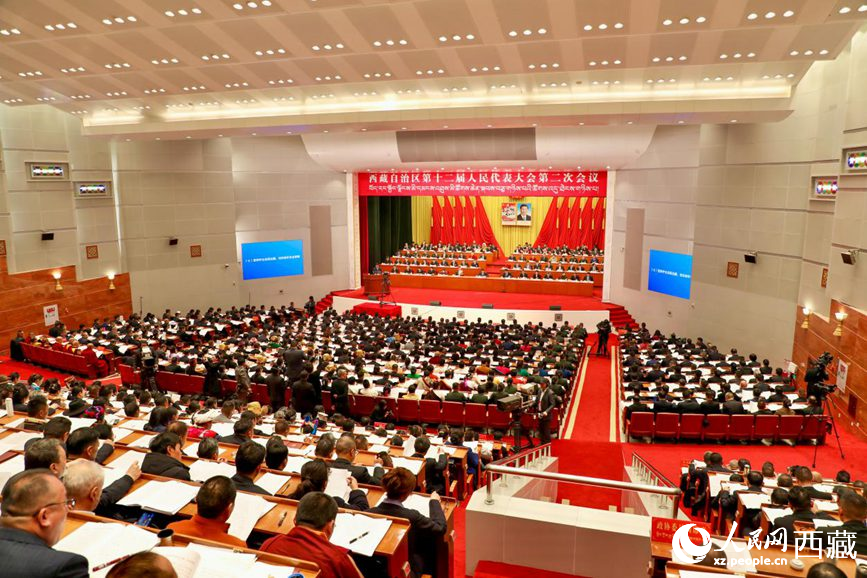 西藏自治區(qū)十二屆人大二次會(huì)議現(xiàn)場(chǎng)。
