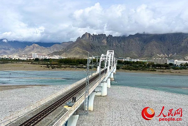 拉薩河特大橋。張敏穎 攝