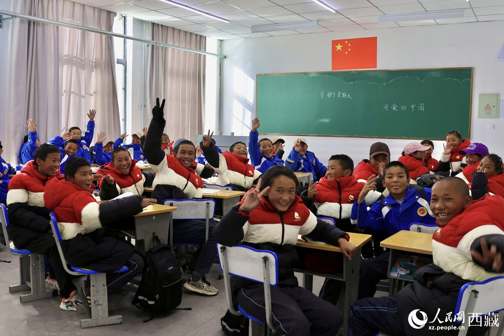 安置在定日縣委黨校讀書的學(xué)生。人民日報記者 鮮敢攝